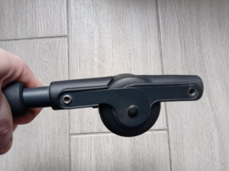 Ручка і кріплення до каляски carrello