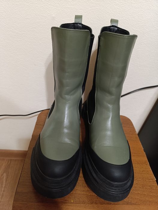 Продам женские кожаные сапоги челси , размер 40