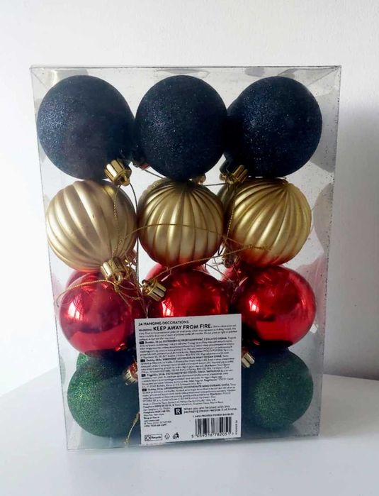 1 paczka po 24  szt bombki  mieszane