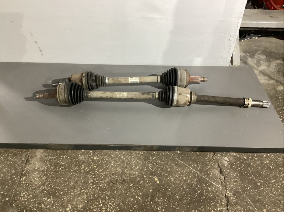 Полуось права Reno Master 3 Opel Movano Полуосі ліва права