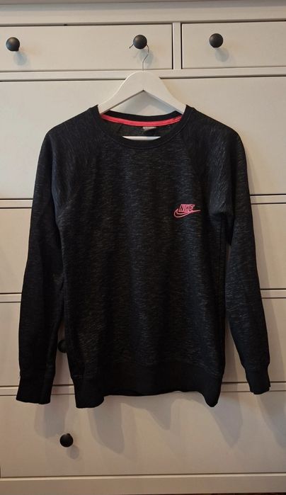 Nike - Czarna bluza dresowa z różowym logo