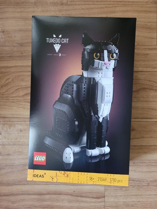 LEGO Ideas 21349 – Tuxedo Cat