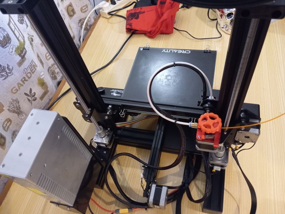 Impressora 3D Creality Ender 3 C/ Duplo Eixo Z e Motherboard SKR