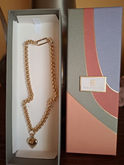 Piękny łańcuszek koloru złotego z sercem inne tez rzeczy