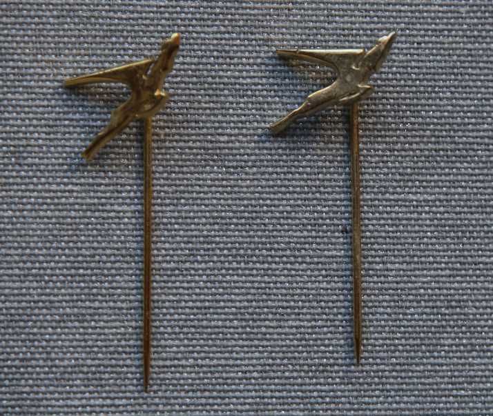 Pins C.C. 8 Tipi Mateus Rose e outros