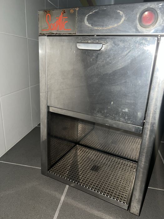 Máquina de Gelo Industrial Somatic para Café / Bar / Restaurante