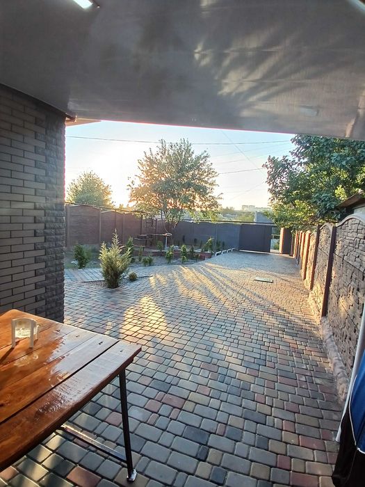 Продам уютный новый теплый дом с беседкой.