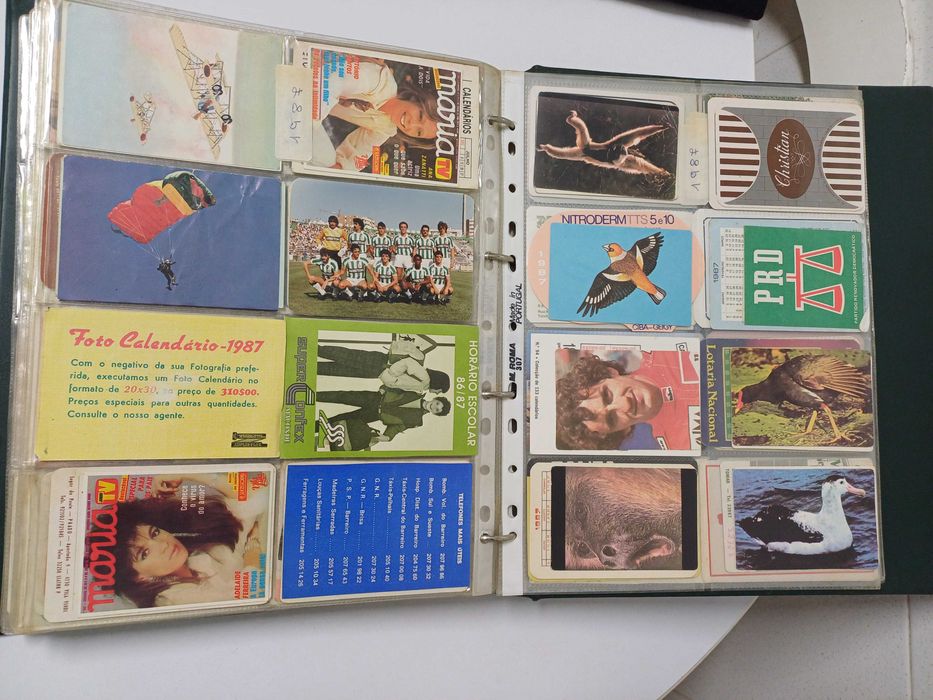 Álbum com coleção de calendários 597 unidades