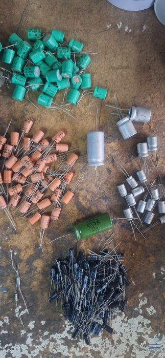 Конденсатори різні нові