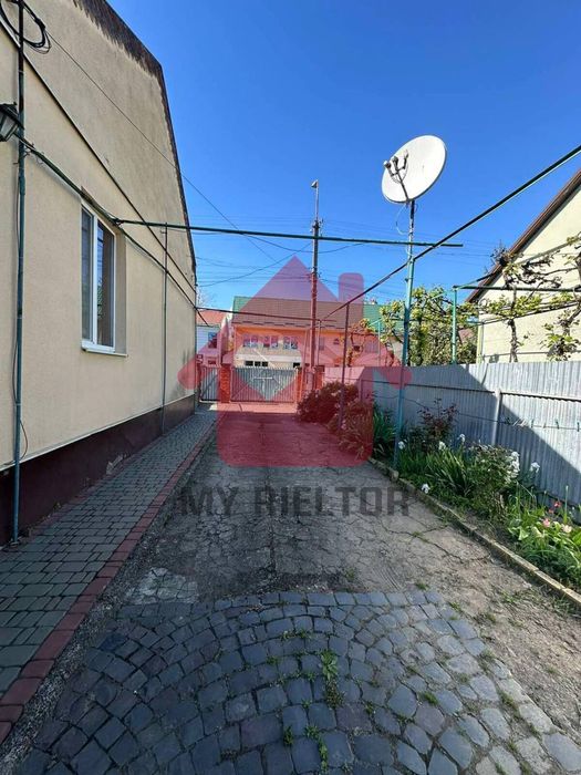 Продаж будинку Новий район!