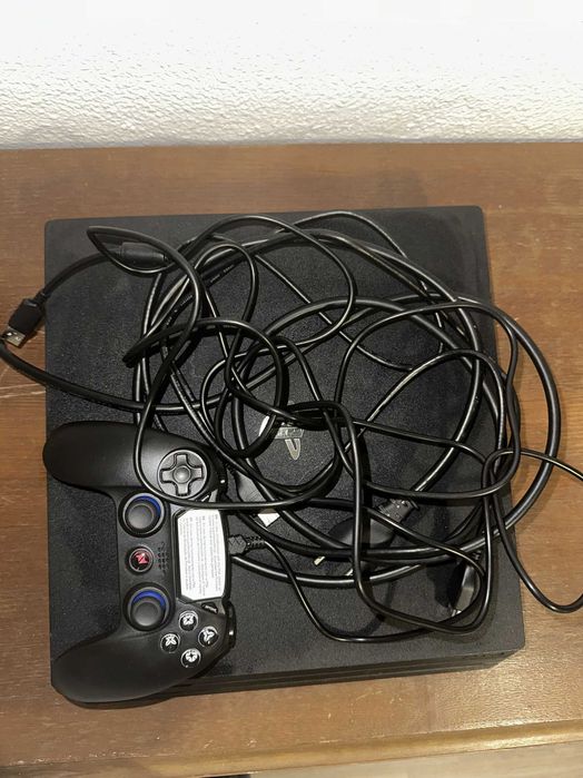 Ps4 Pro 1TB & Comando & Cabos