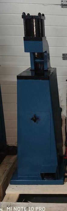 Prensa Hidropneumática 4 toneladas industria calçado