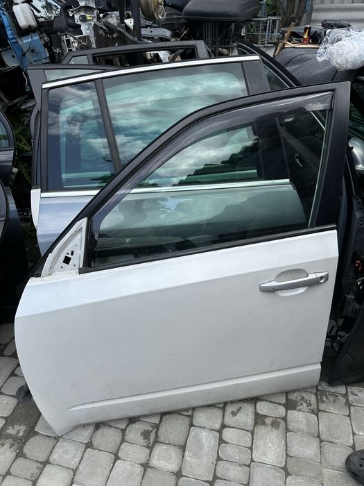 Двері передні, ліві праві Subaru Forester SH 2008-2012 Білий перламутр