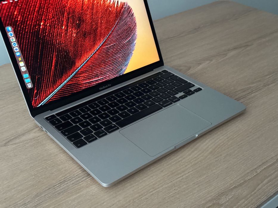 Macbook Pro 13 2020 Intel i7 32GB 2TB 4 x Thunderbolt FAKTURA