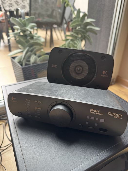 Logitech Z906 zestaw + kabel optyczny 5m