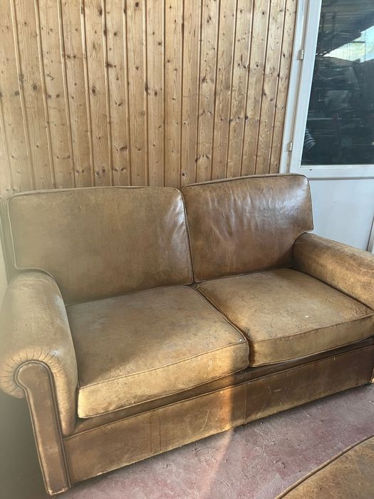 2 Sofas usados em pele para restauro da pele Braga (São José De São