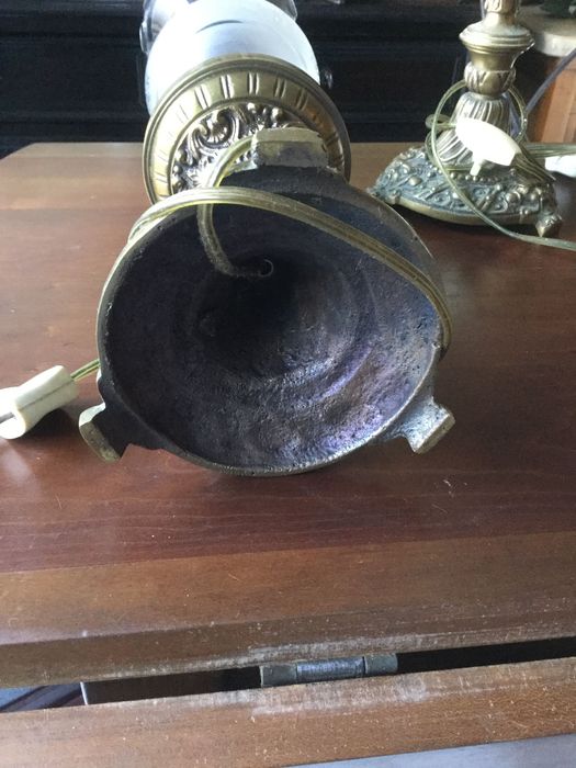 Dois candeeiros em bronze Antigos 50 cm altura 6,2 kg