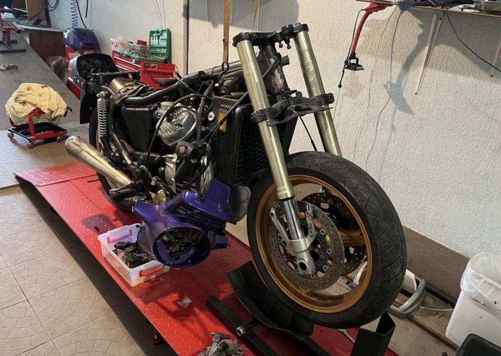 Продам Honda CX 500 переоформлення