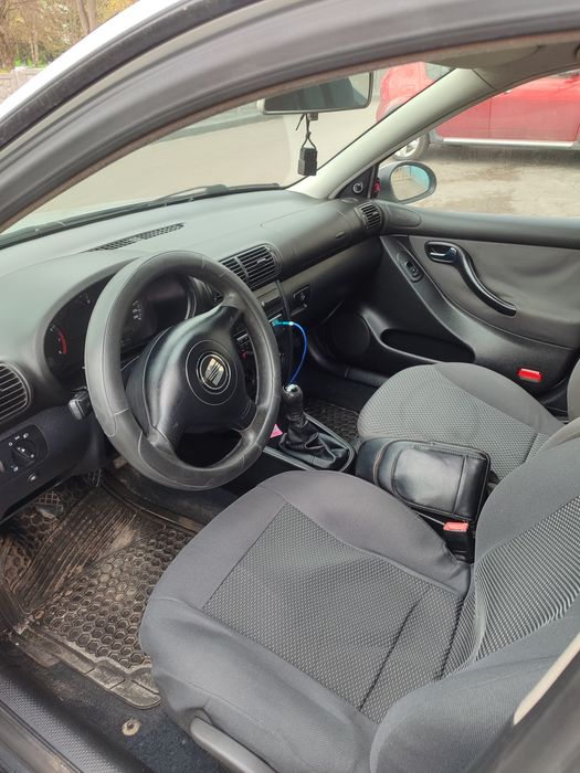 Seat leon 1.6 mk1 2003 рік