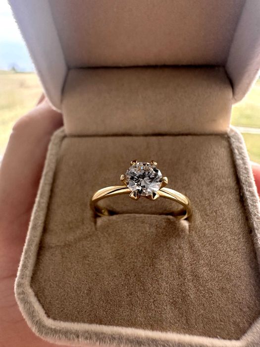 PIERŚCIONEK ZARĘCZYNOWY | Diament 0,70 CT | Złoto 585 | VS1/F/EX | Certyfikaty