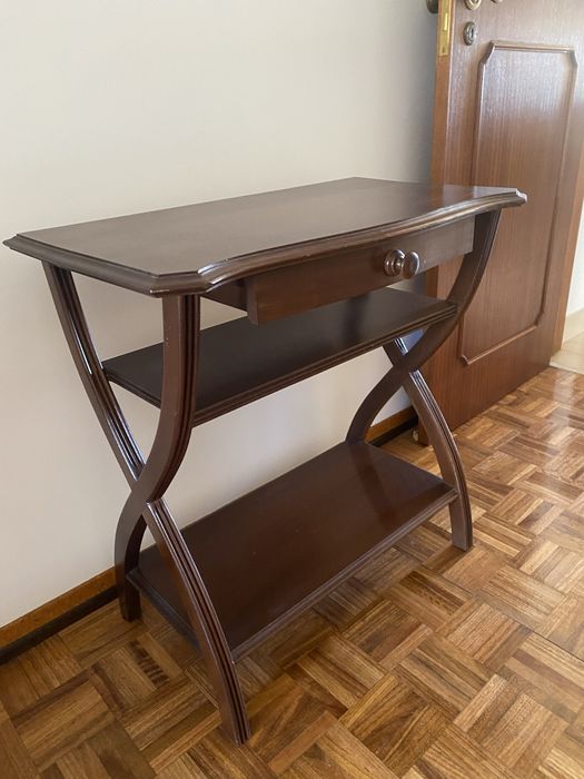 Mesa de apoio em madeira