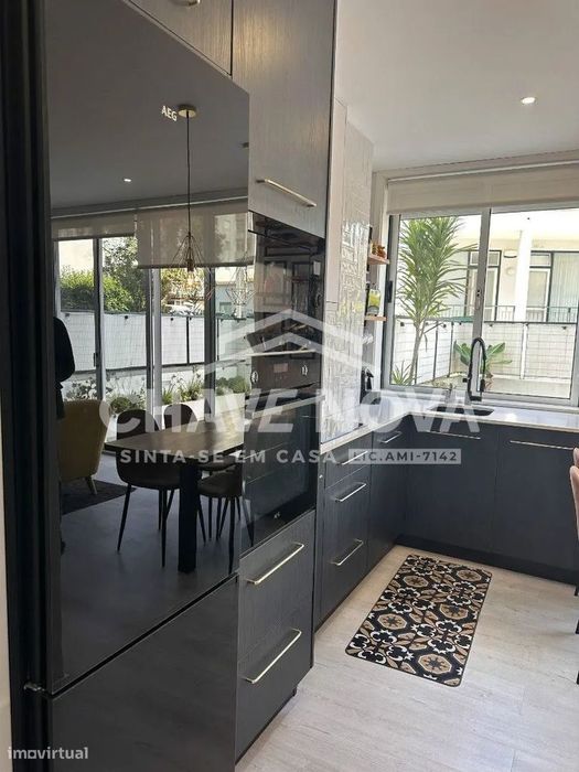 Apartamento T1 com terraço de 35 m2 em Leça da Palmeira