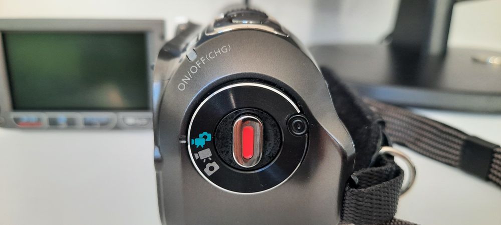 Камера Canon Legria FS200