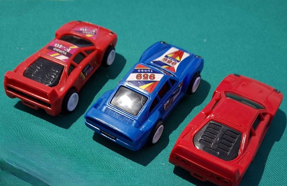 3 carrinhos de pista de automóveis, vintage