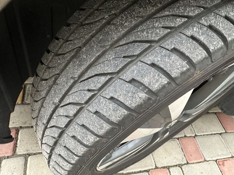 Продам Nissan Leaf