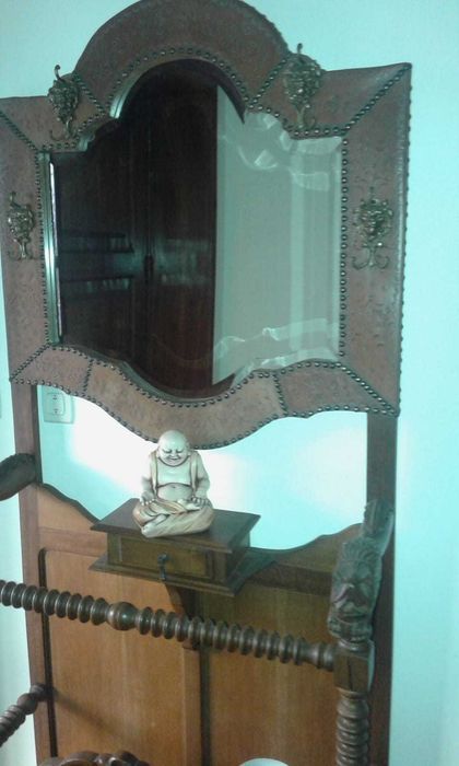 Móvel de entrada antigo