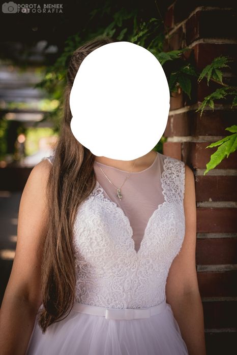 Biała suknia ślubna