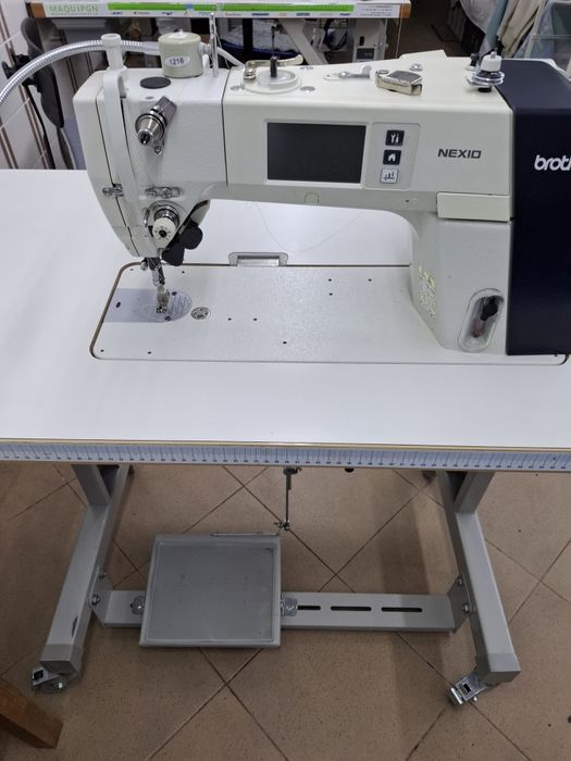 Máquina de ponto corrido