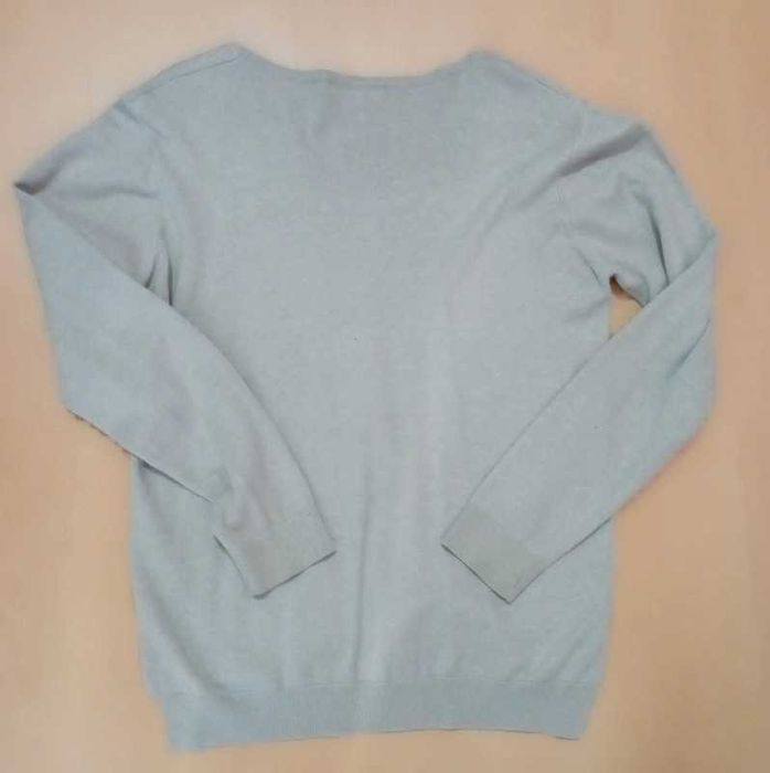 Camisola fechada de gola em V