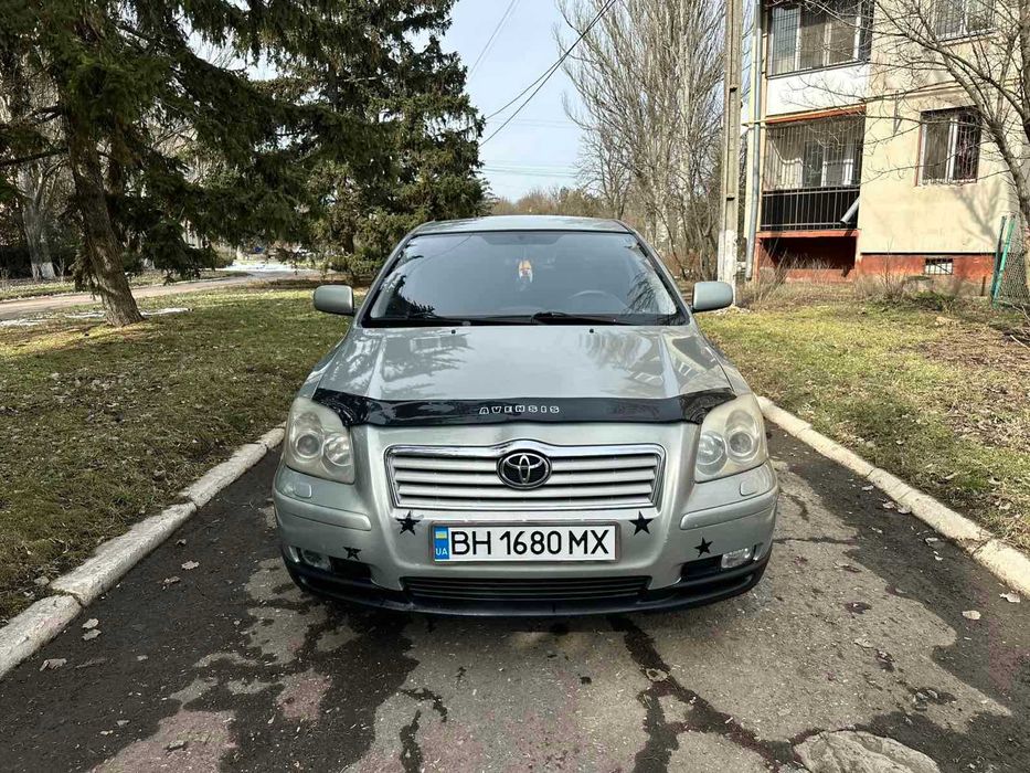 Toyota Avensis 1.8 АВТОМАТ 2003 год (газ/бензин)