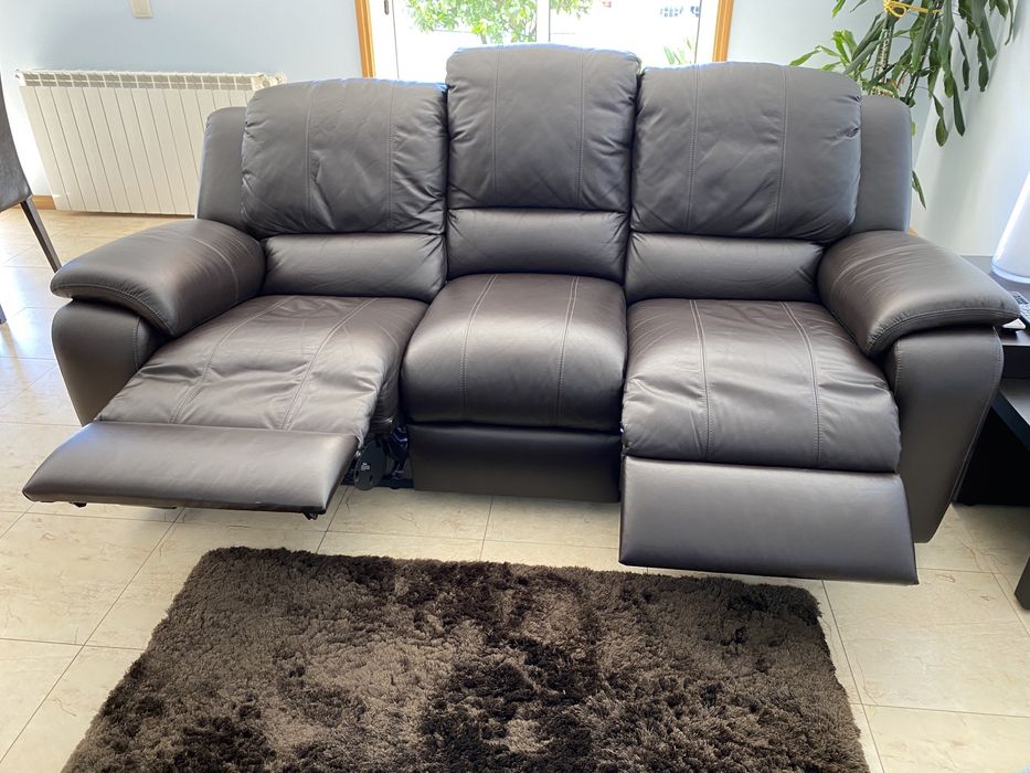 Sofa Chateux D’Ax pele genuina 3 lugares