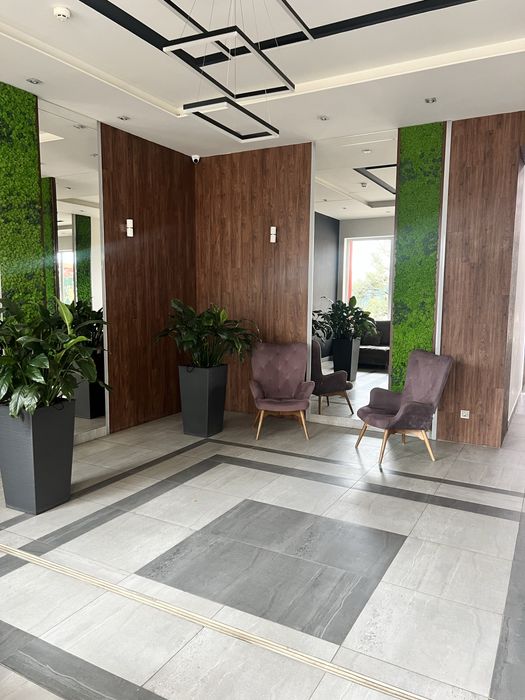 Сдам 2- ком с кухней гостинной и большым балконом .