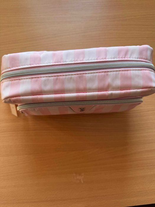 Косметичка від Victoria's Secret, рожева смужка