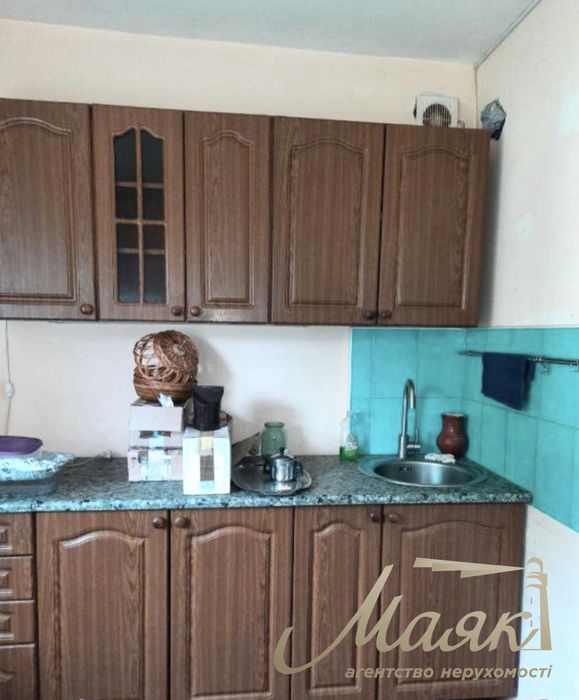 Продаж 1к квартири з ділянкою та ремонтом вул.Військбуд