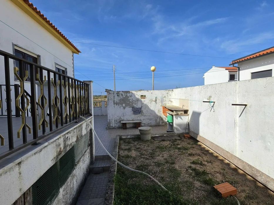 Moradia T3 mobilada para arrendamento em Peniche