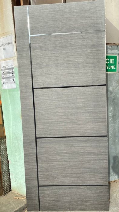 Drzwi z montażem drewniane metalowe do bloku akustyczne Od RĘKI