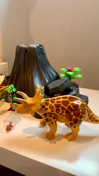 Playmobil 4170 - Vulcão Dinossauros Triceratops - vintage