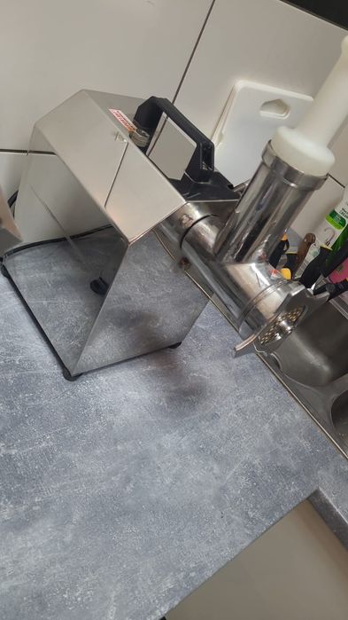 profesjonalna kotleciarka i maszynka do mielenia mięsa Victor