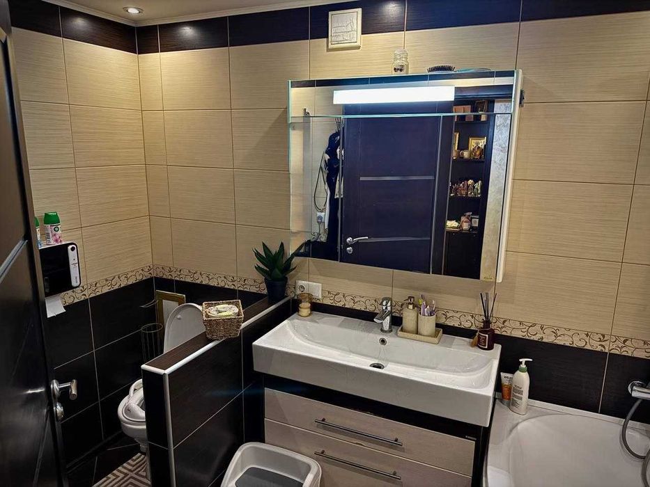 Продаж двоповерхової 3-кімнатної квартири за дуже вигідною ціною.