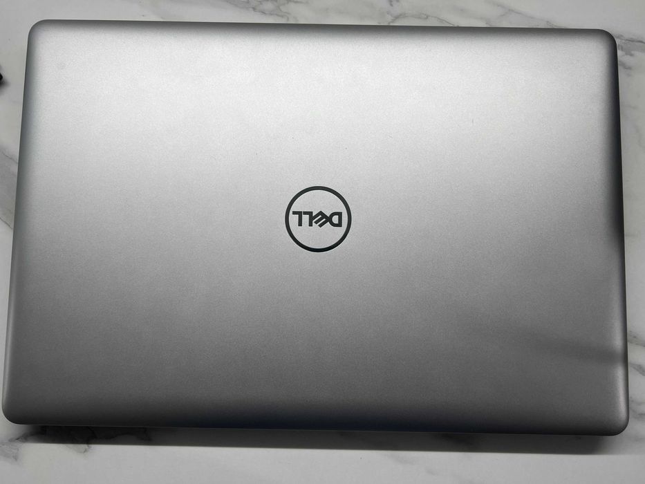 17.3" Dell Inspiron 5770 / i5-8250U / 8GB / 256GB SSD / HD+