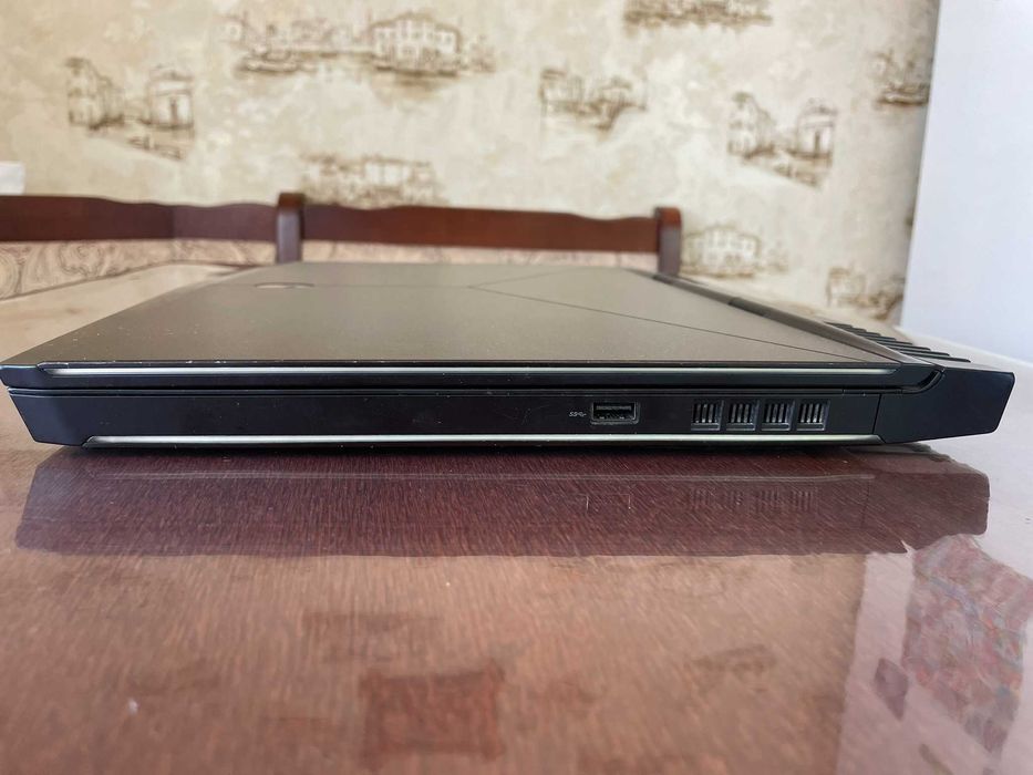 Ноутбук 15" FHD Alienware 15 R4 (I7-8750H/16Gb/SSD256+HDD 1Tb/GTX1070)