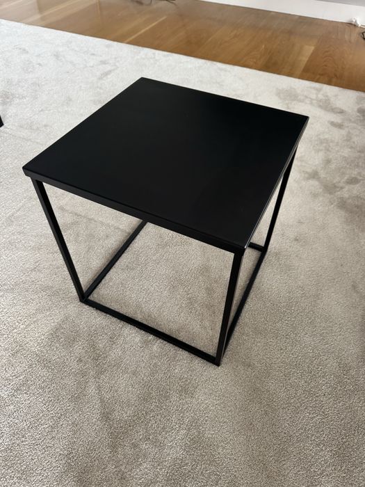 Conjunto de mesas de apoio