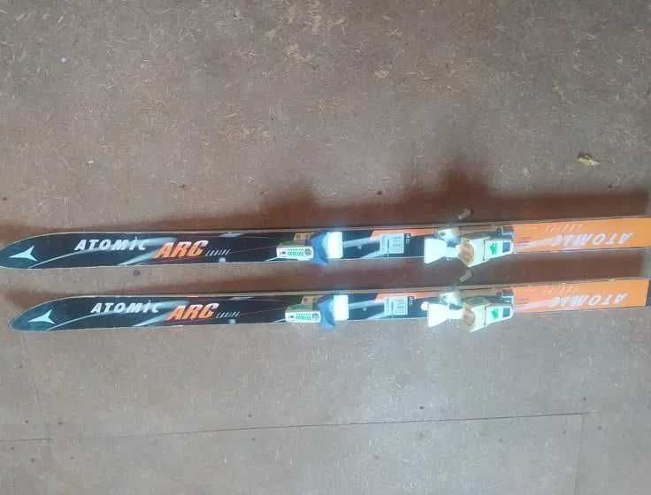 Narty ATOMIC EGQUIPE 130cm +Buty + Kijki – Komplet