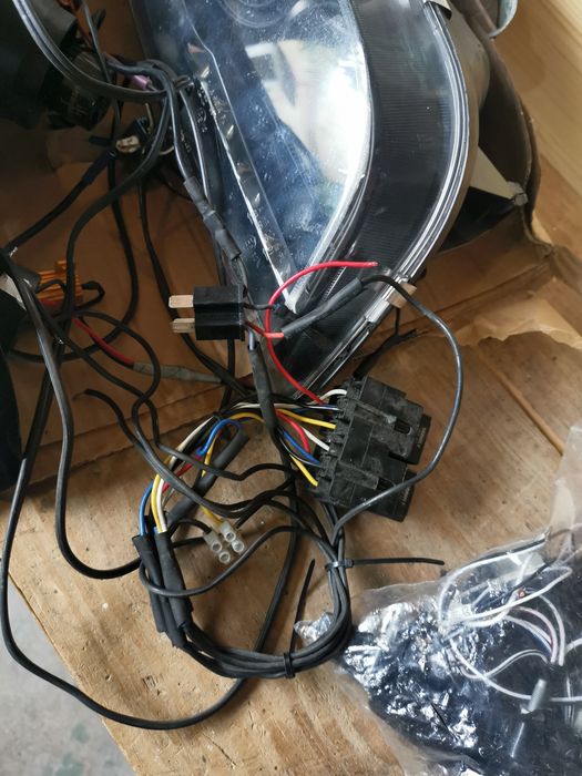 Farol dianteiro Volvo S40 e V40