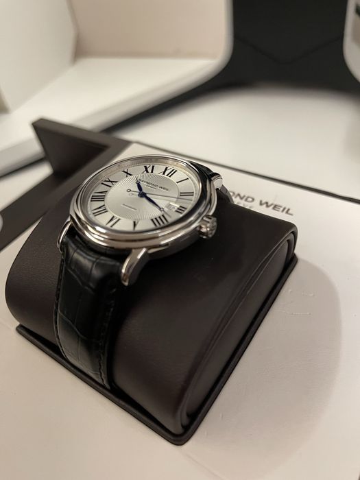 Новий годинник Raymond Weil