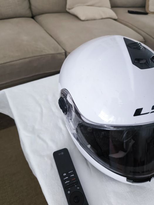 Mota Zontes 125 U1 de 2022 + Capacete